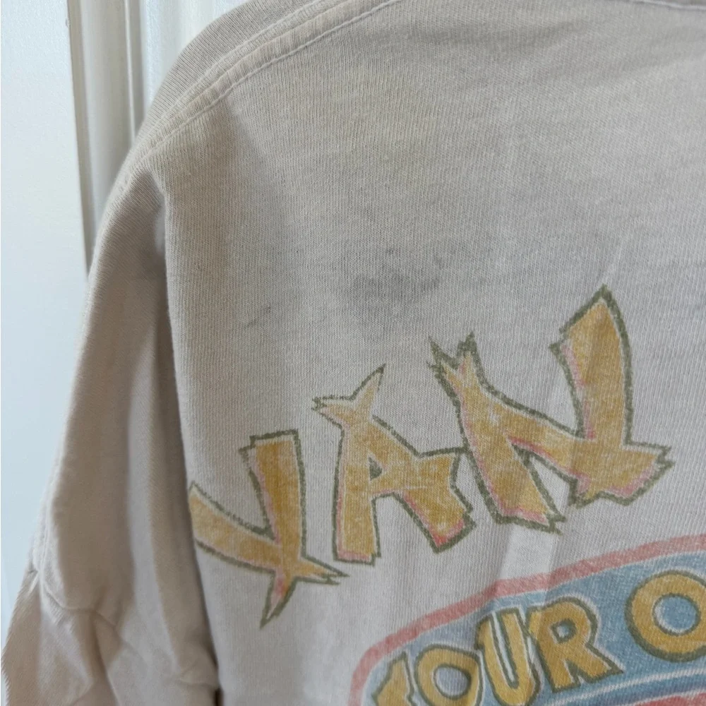 Distressed Van Halen Graphic T-Shirt - Picture 7 of 7